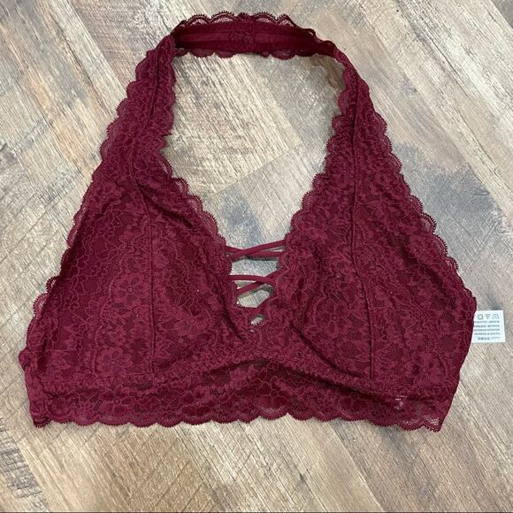 Echo pajama shorts & Gilly Hicks Halter Bralette - Picture 10 of 14